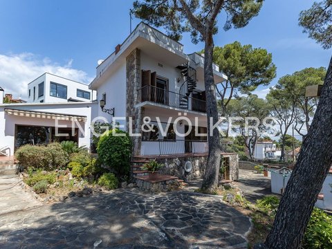Montmar, Castelldefels