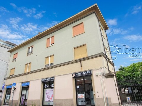 Centro, Rho