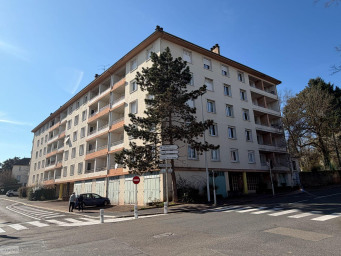 Heritan-Neuf Cles, Mâcon