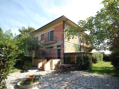 Motrone, Marina di Pietrasanta, Pietrasanta