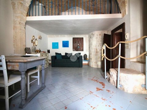 Via Ludovico - Corso Umberto I - Vittorio Emanuele, Ostuni