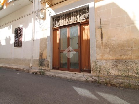 Via Ludovico - Corso Umberto I - Vittorio Emanuele, Ostuni