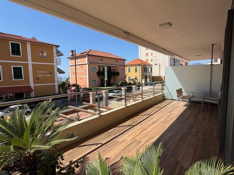 Repubblica - Viale Europa - Via Cesare Battisti, Pietra Ligure